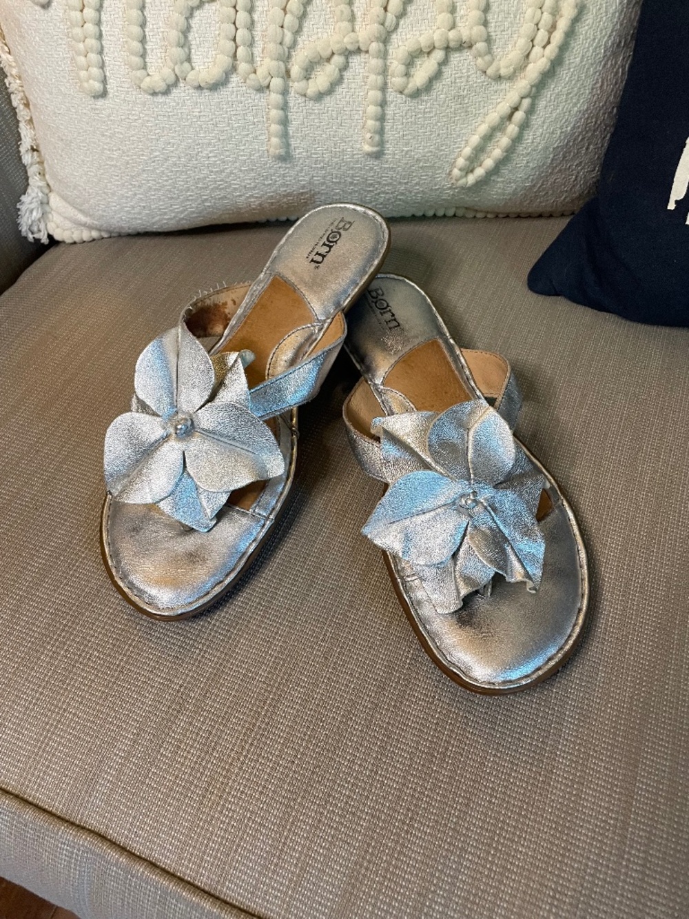 Born Silver Flower Thong Sandal, Leather, Sz 7